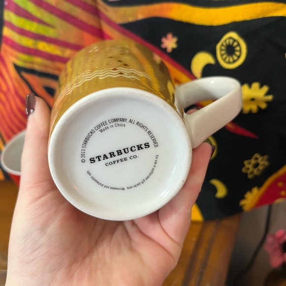 Starbucks Pair of 2013 Christmas Holiday Ceramic Coffee Mugs Cups - Picture 4 of 10